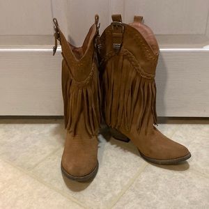 Fringe cowgirl boots